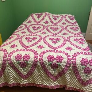 Vintage Hearts & Flowers Chenille Bedspread